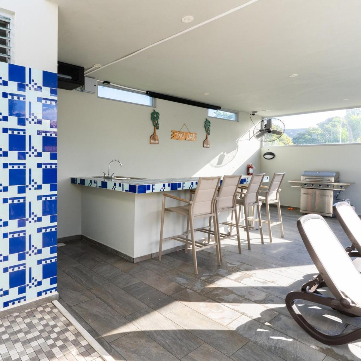 Aquaville Dorado Moderna A Studio 7 Exteriér fotografie